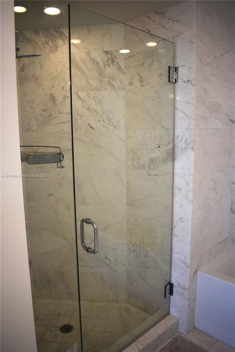 出租: $7,750 (2 贝兹, 2 浴室, 1280 平方英尺)