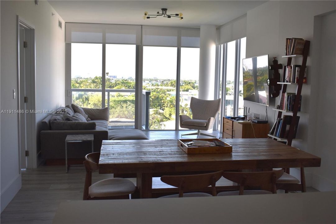 出租: $7,750 (2 贝兹, 2 浴室, 1280 平方英尺)