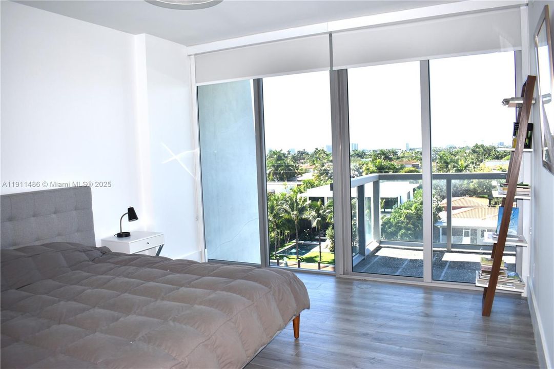 出租: $7,750 (2 贝兹, 2 浴室, 1280 平方英尺)