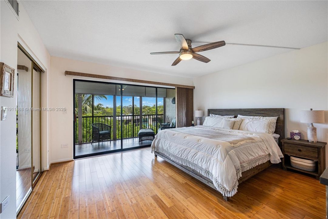 出租: $4,000 (2 贝兹, 2 浴室, 1278 平方英尺)