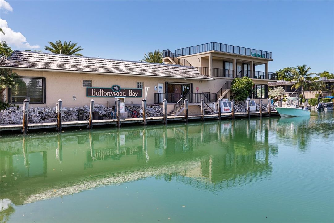 出租: $4,000 (2 贝兹, 2 浴室, 1278 平方英尺)