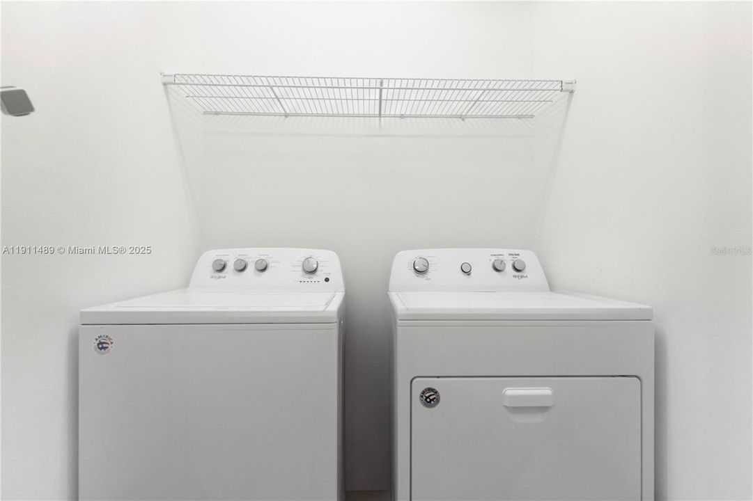 For Rent: $3,650 (3 beds, 2 baths, 1932 Square Feet)