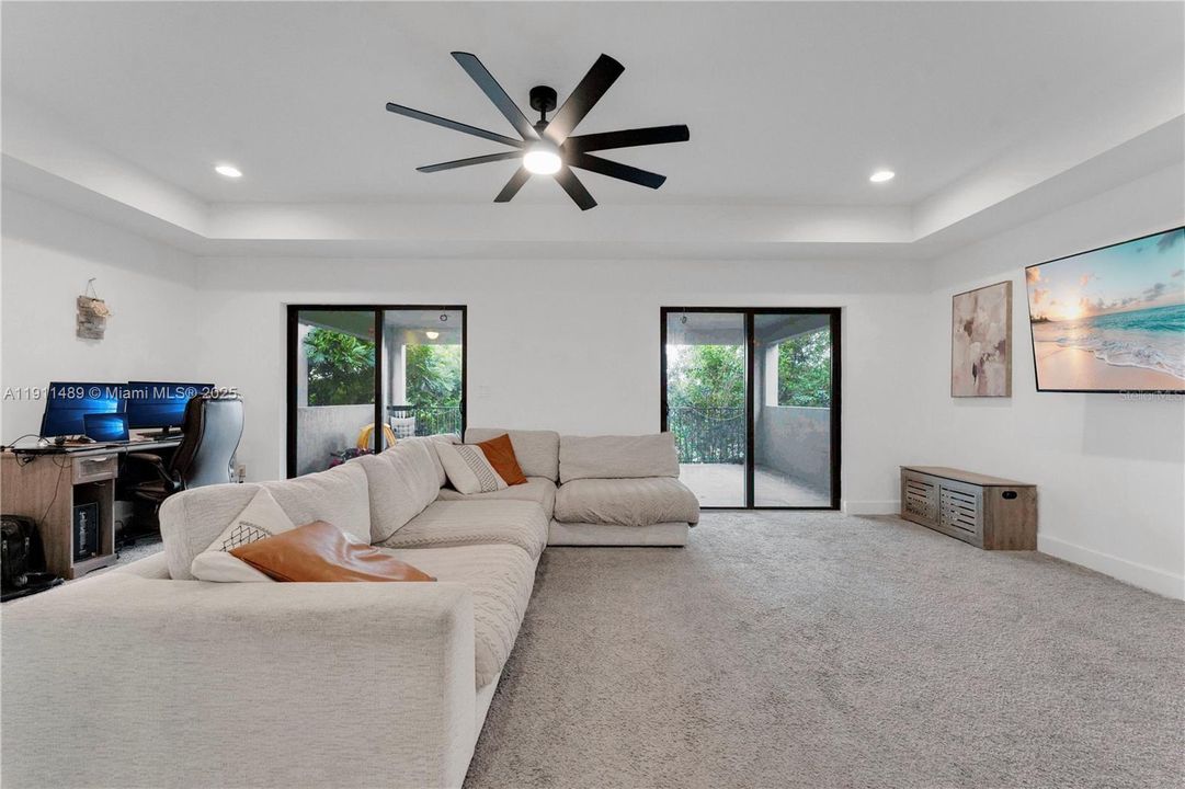 For Rent: $3,650 (3 beds, 2 baths, 1932 Square Feet)