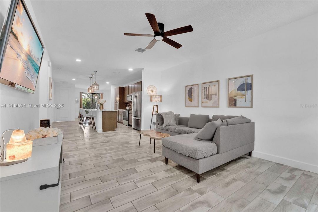 For Rent: $3,650 (3 beds, 2 baths, 1932 Square Feet)