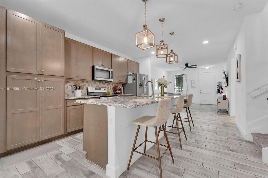 For Rent: $3,650 (3 beds, 2 baths, 1932 Square Feet)