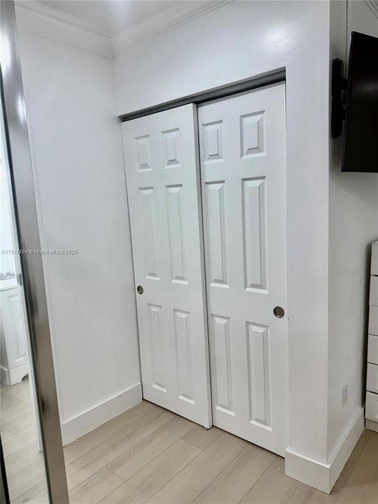 For Rent: $1,400 (1 beds, 1 baths, 1015 Square Feet)