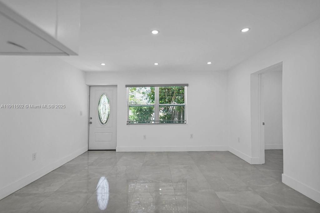 待售: $475,000 (3 贝兹, 2 浴室, 1104 平方英尺)