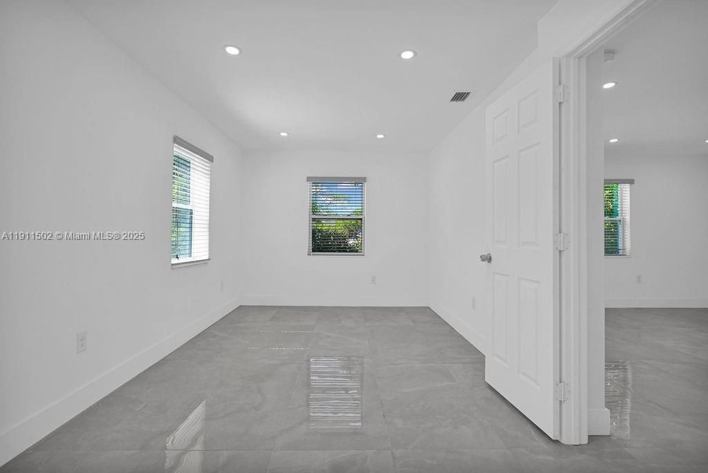 待售: $475,000 (3 贝兹, 2 浴室, 1104 平方英尺)