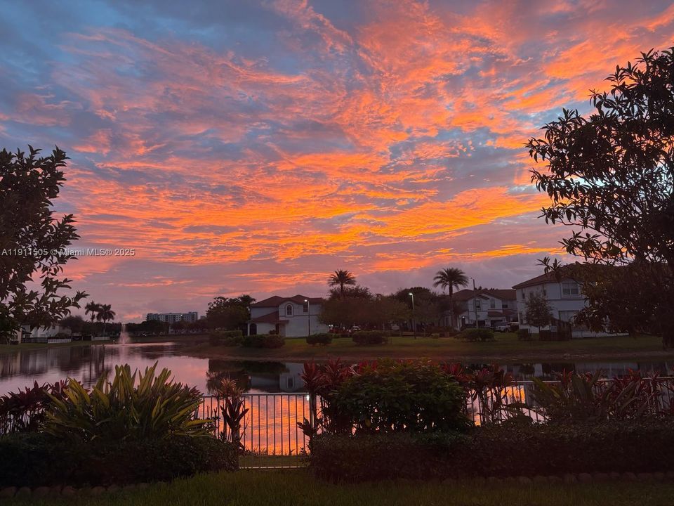 На продажу: $1,250,000 (5 спален, 4 ванн, 3636 Квадратных фут)