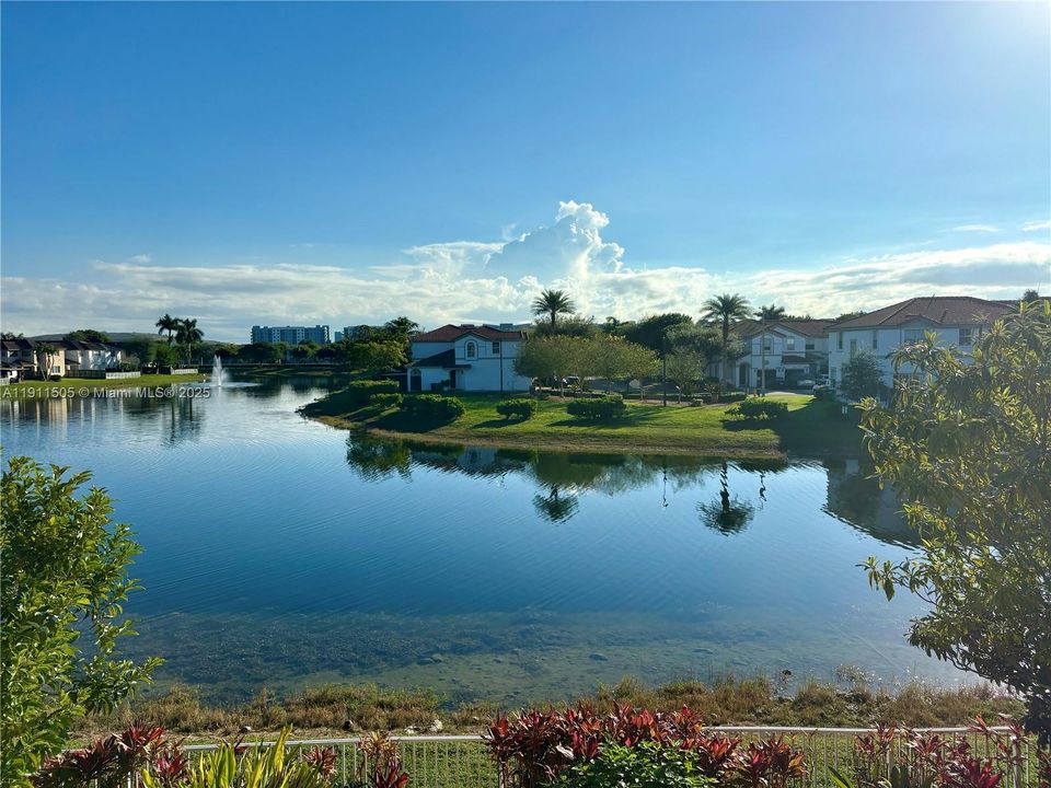 На продажу: $1,250,000 (5 спален, 4 ванн, 3636 Квадратных фут)