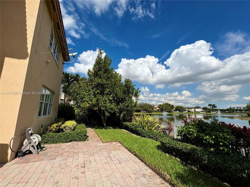 На продажу: $1,250,000 (5 спален, 4 ванн, 3636 Квадратных фут)