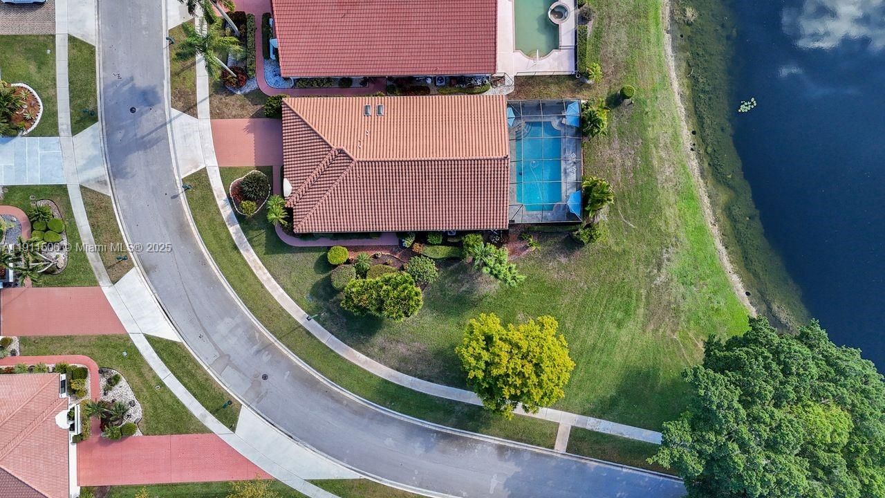 For Sale: $675,000 (3 beds, 2 baths, 2020 Square Feet)