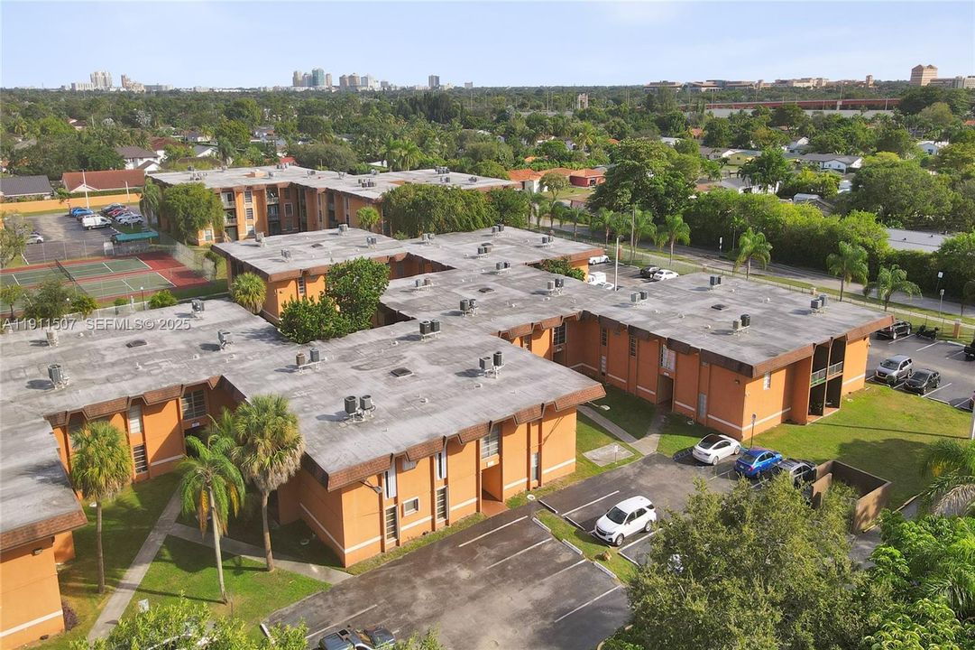 На продажу: $257,500 (2 спален, 1 ванн, 878 Квадратных фут)