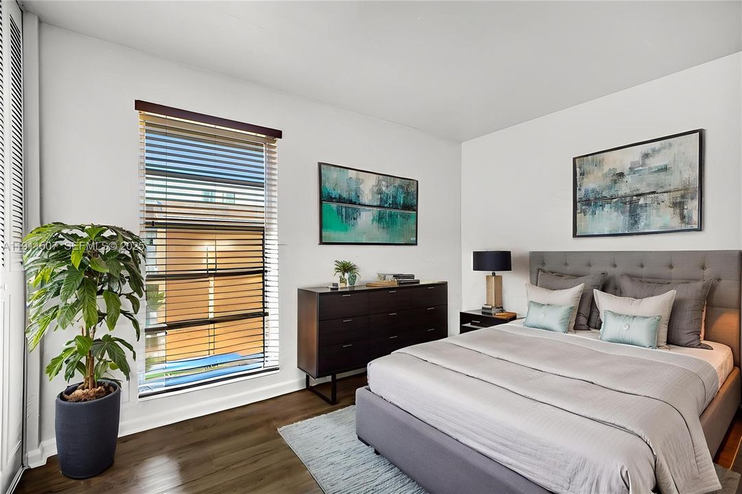 На продажу: $257,500 (2 спален, 1 ванн, 878 Квадратных фут)