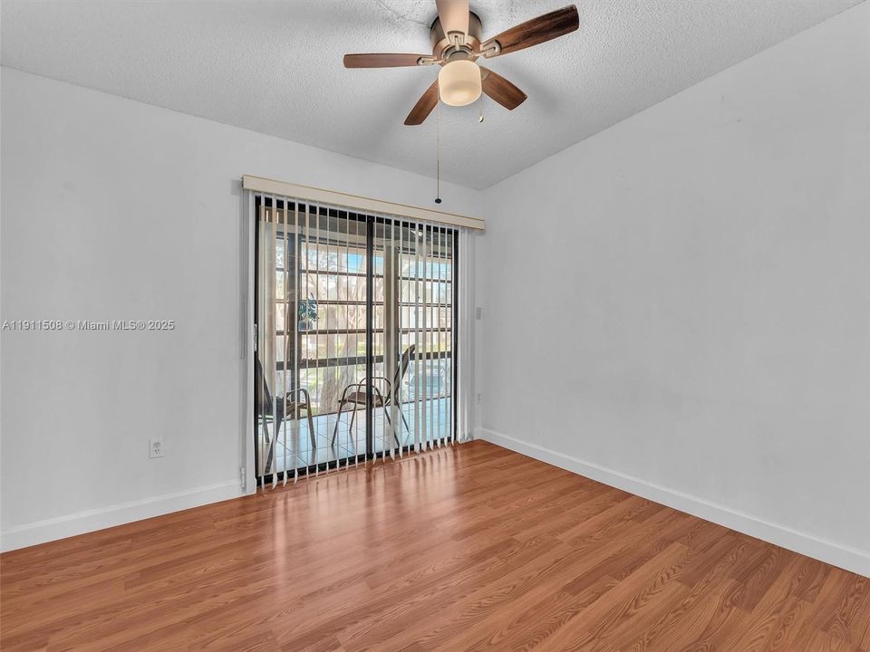 En Venta: $120,000 (2 camas, 2 baños, 827 Pies cuadrados)