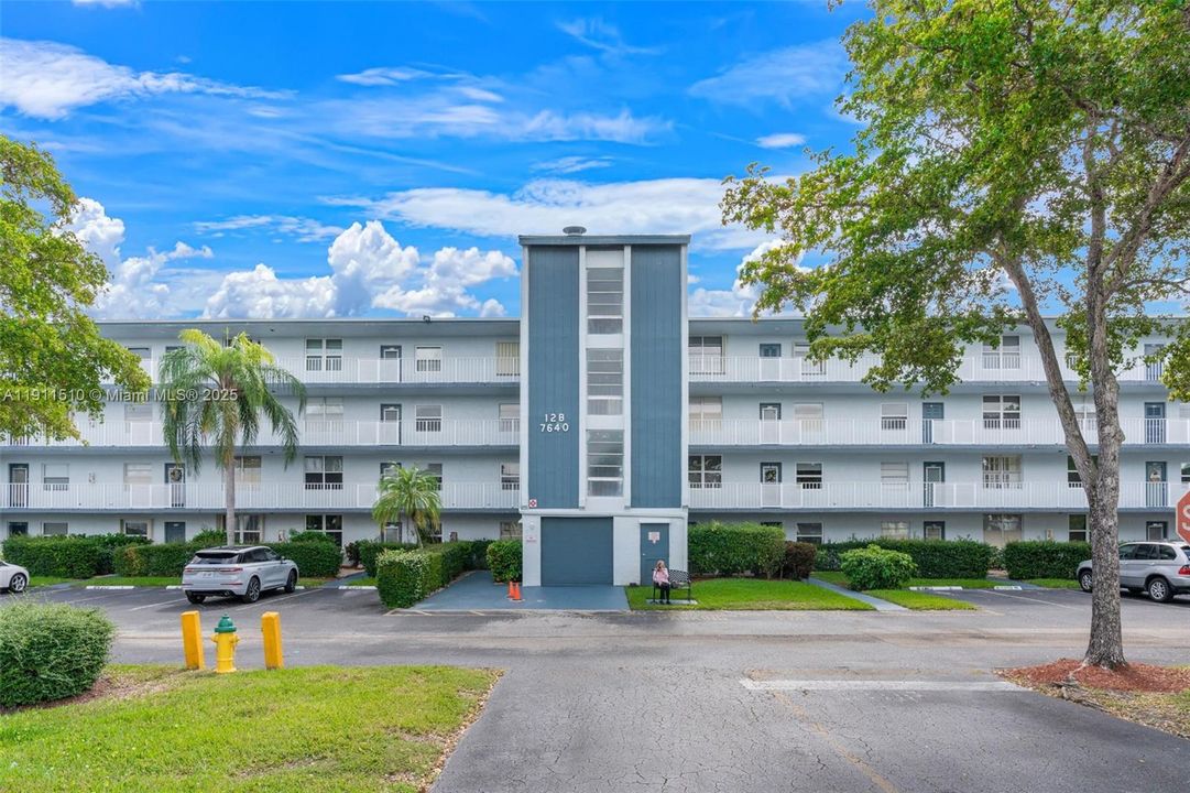 En Venta: $184,000 (2 camas, 2 baños, 1000 Pies cuadrados)