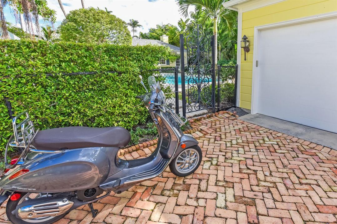 250 Algoma Rd Palm Beach FL-print-056-02