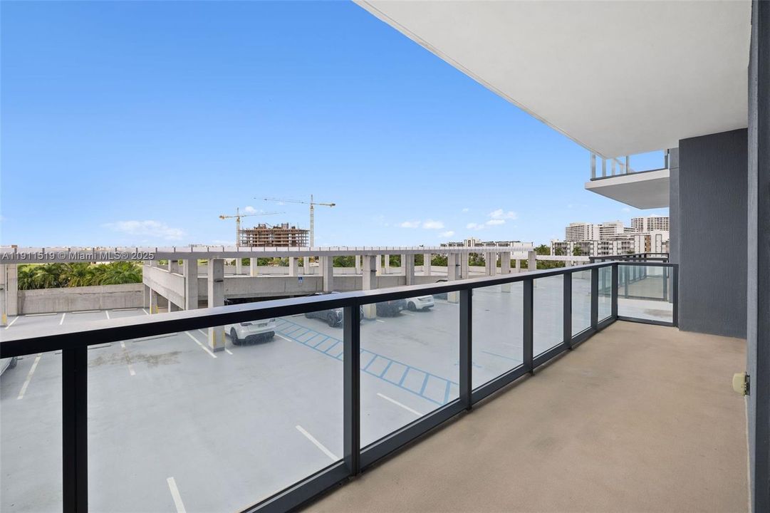 Activo con contrato: $2,875 (1 camas, 1 baños, 859 Pies cuadrados)