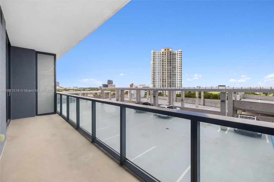 Activo con contrato: $2,875 (1 camas, 1 baños, 859 Pies cuadrados)