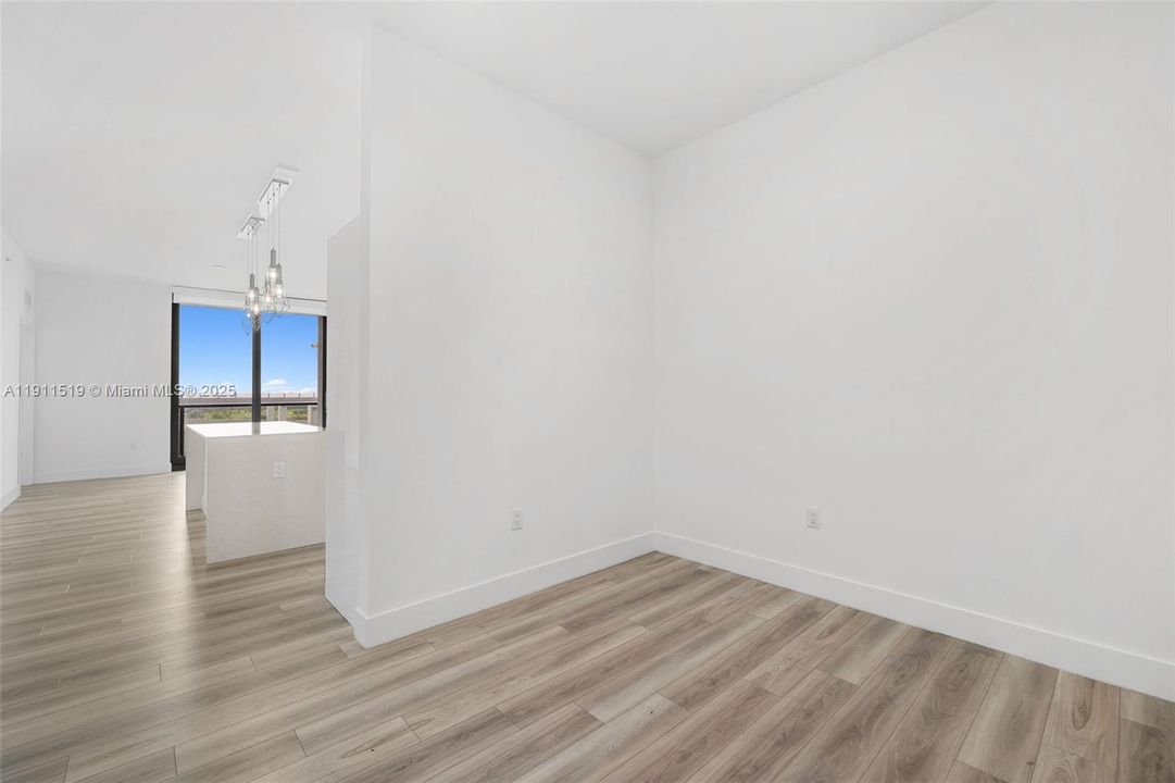 Activo con contrato: $2,875 (1 camas, 1 baños, 859 Pies cuadrados)