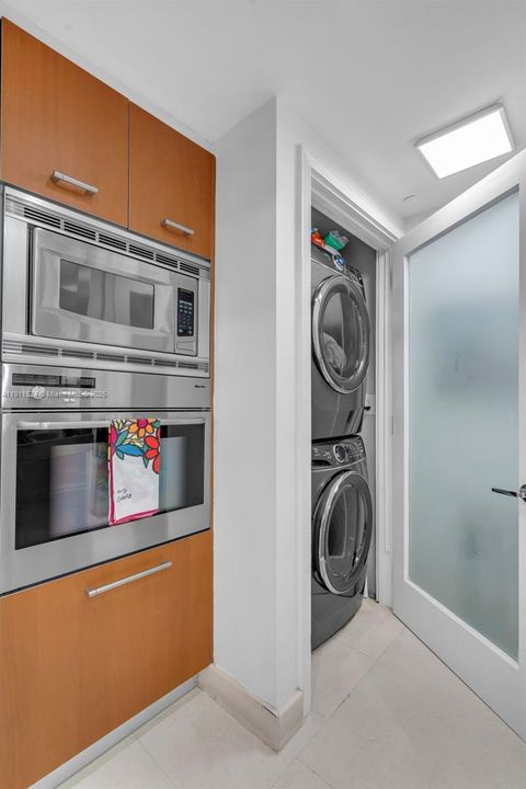 For Sale: $3,250,000 (3 beds, 3 baths, 2024 Square Feet)