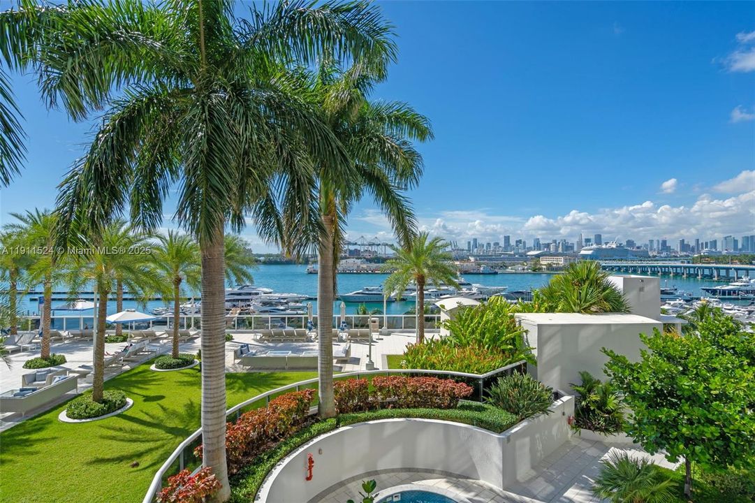 For Sale: $3,250,000 (3 beds, 3 baths, 2024 Square Feet)