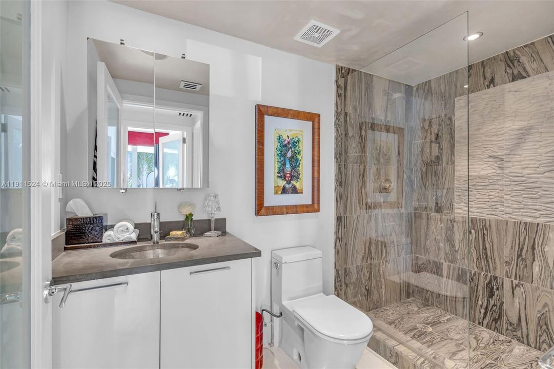 For Sale: $3,250,000 (3 beds, 3 baths, 2024 Square Feet)