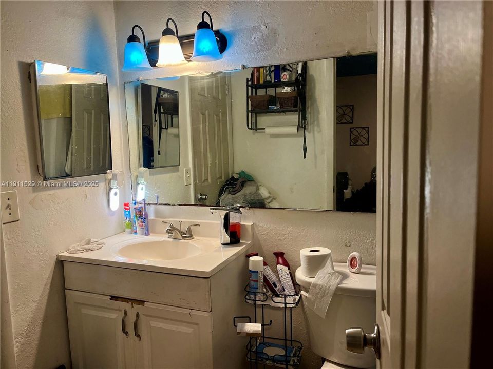 待售: $378,000 (4 贝兹, 2 浴室, 1302 平方英尺)