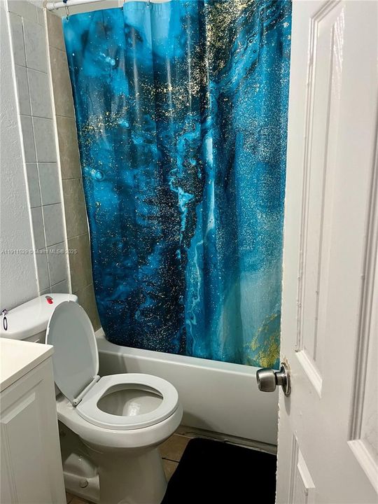 待售: $378,000 (4 贝兹, 2 浴室, 1302 平方英尺)