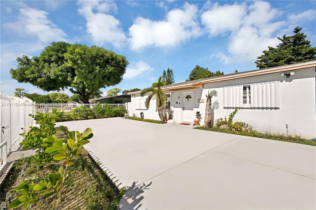 待售: $520,000 (3 贝兹, 2 浴室, 1317 平方英尺)