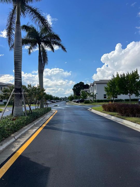 出租: $3,500 (4 贝兹, 2 浴室, 1820 平方英尺)