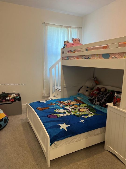 出租: $3,500 (4 贝兹, 2 浴室, 1820 平方英尺)