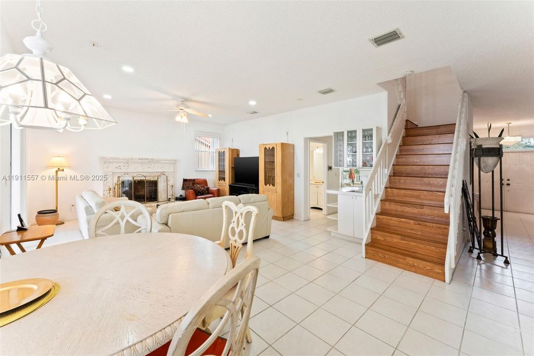 待售: $987,500 (4 贝兹, 3 浴室, 2846 平方英尺)