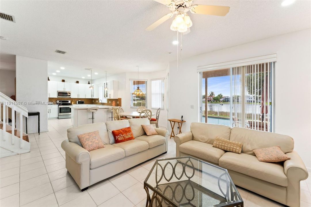 待售: $987,500 (4 贝兹, 3 浴室, 2846 平方英尺)