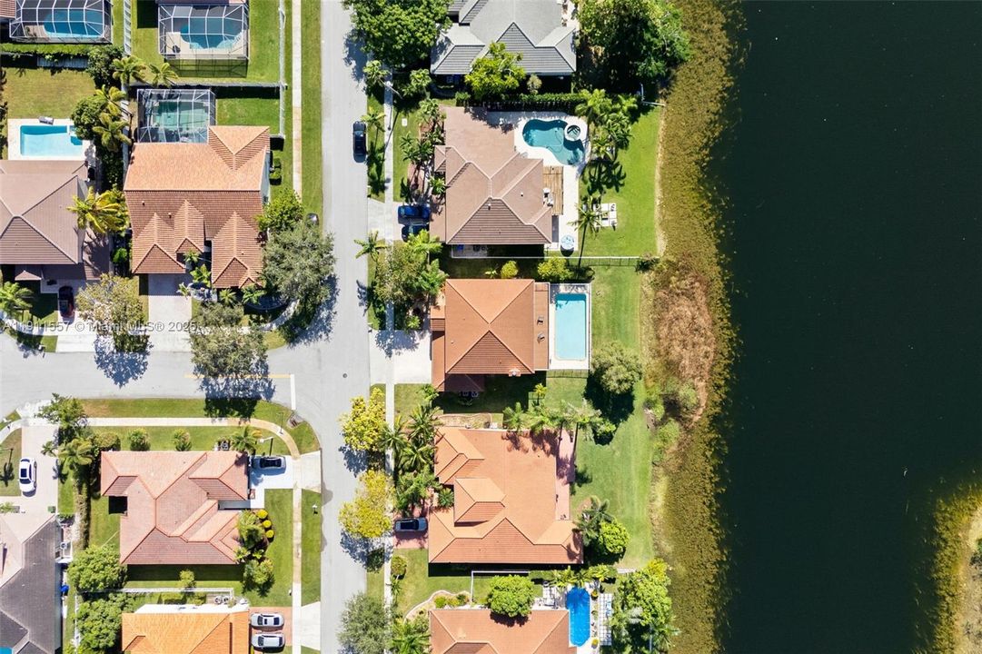 待售: $987,500 (4 贝兹, 3 浴室, 2846 平方英尺)