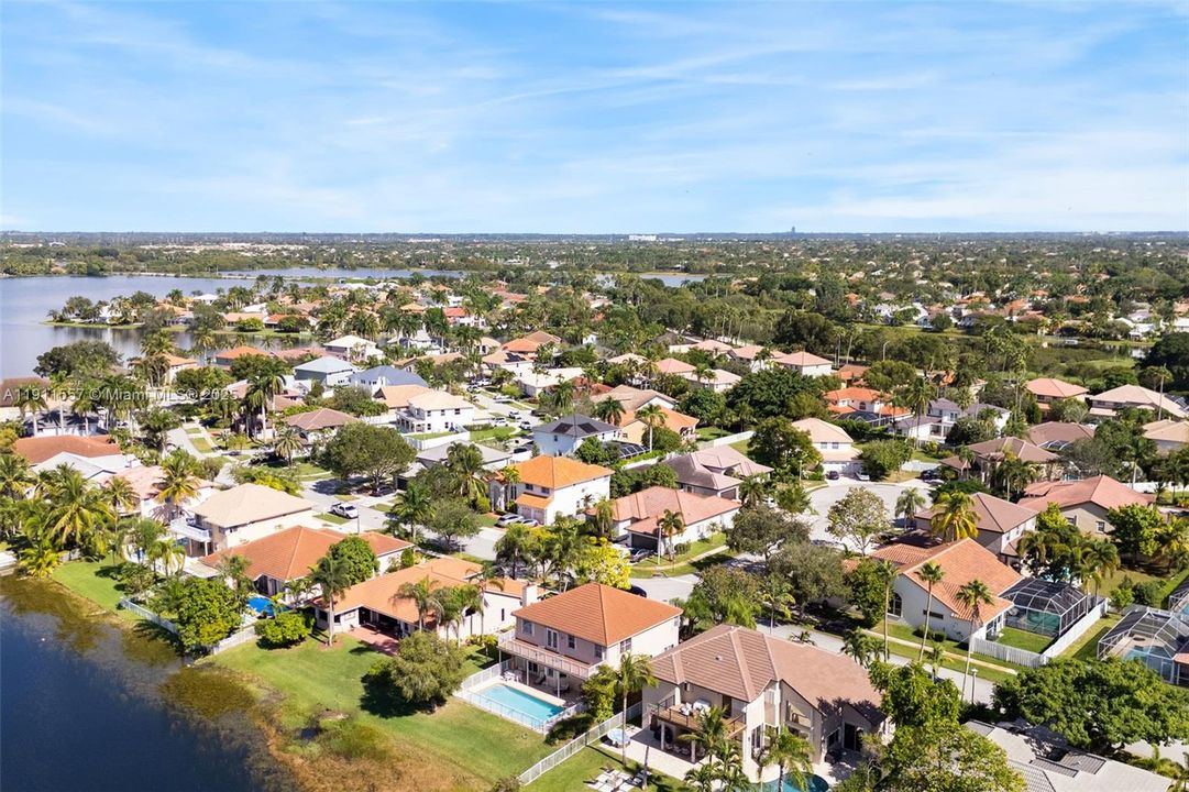 待售: $987,500 (4 贝兹, 3 浴室, 2846 平方英尺)