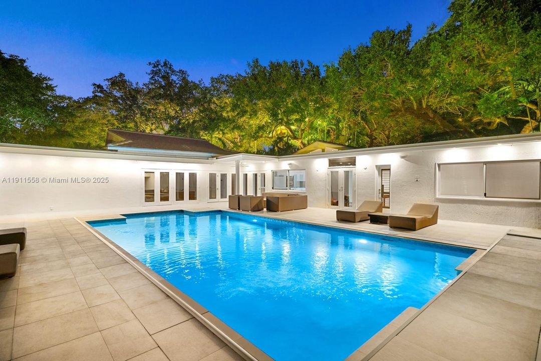 For Rent: $27,000 (6 beds, 4 baths, 5330 Square Feet)