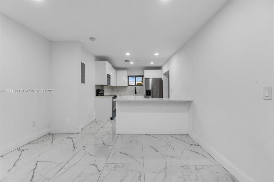 待售: $550,000 (3 贝兹, 2 浴室, 1388 平方英尺)