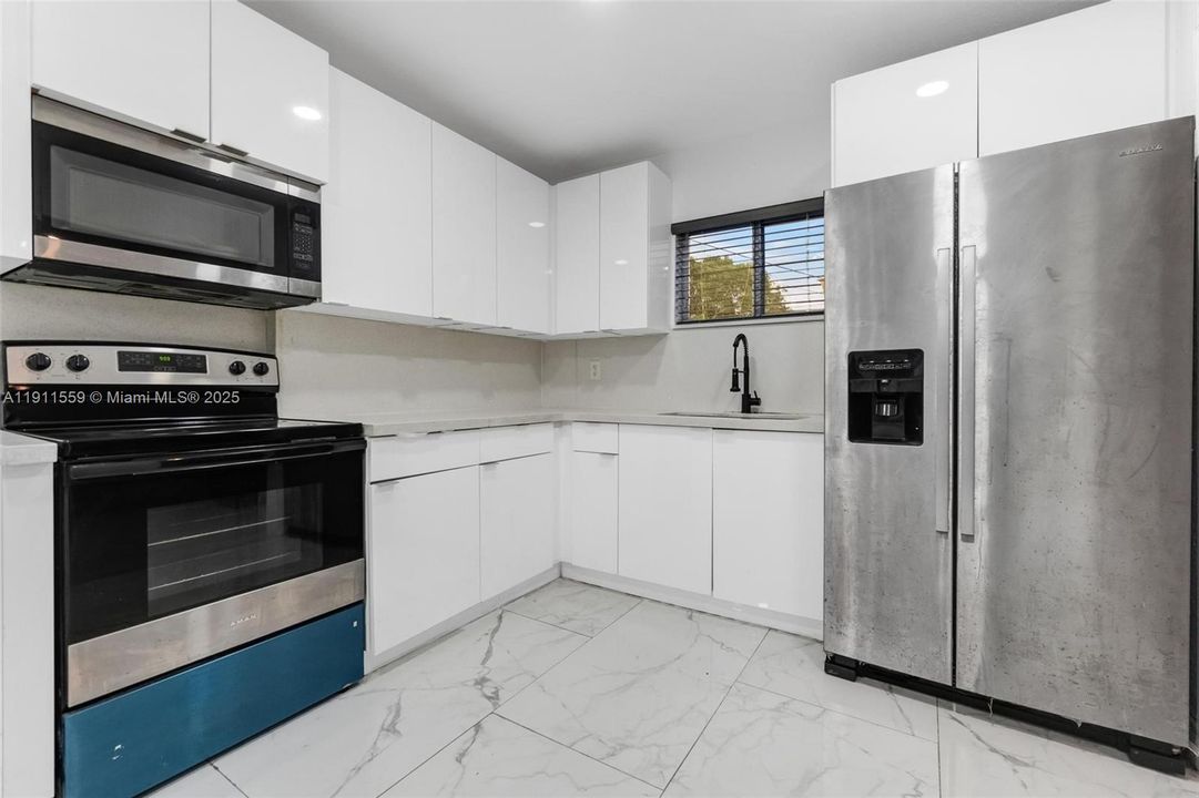 待售: $550,000 (3 贝兹, 2 浴室, 1388 平方英尺)