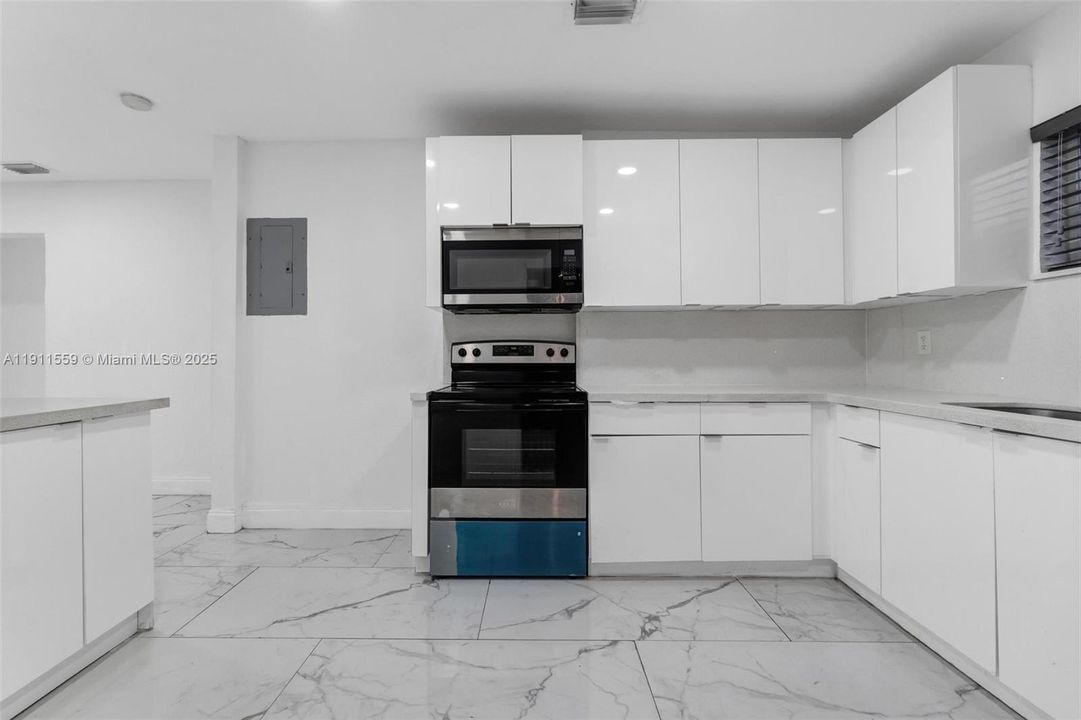 待售: $550,000 (3 贝兹, 2 浴室, 1388 平方英尺)