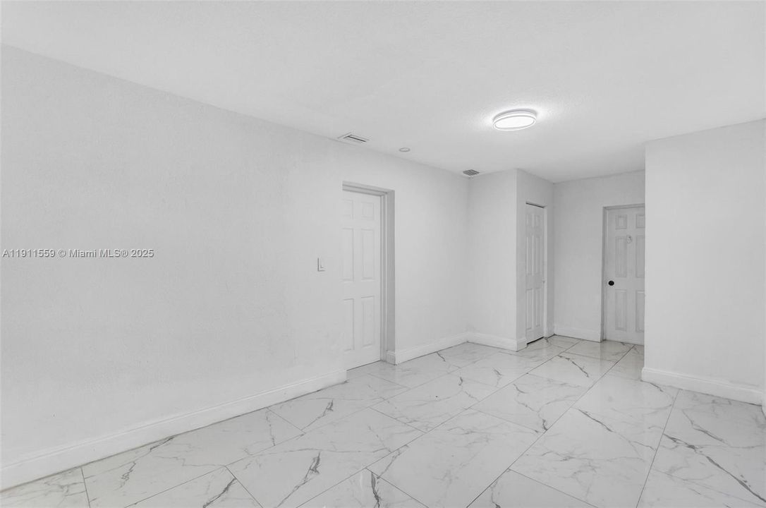 待售: $550,000 (3 贝兹, 2 浴室, 1388 平方英尺)