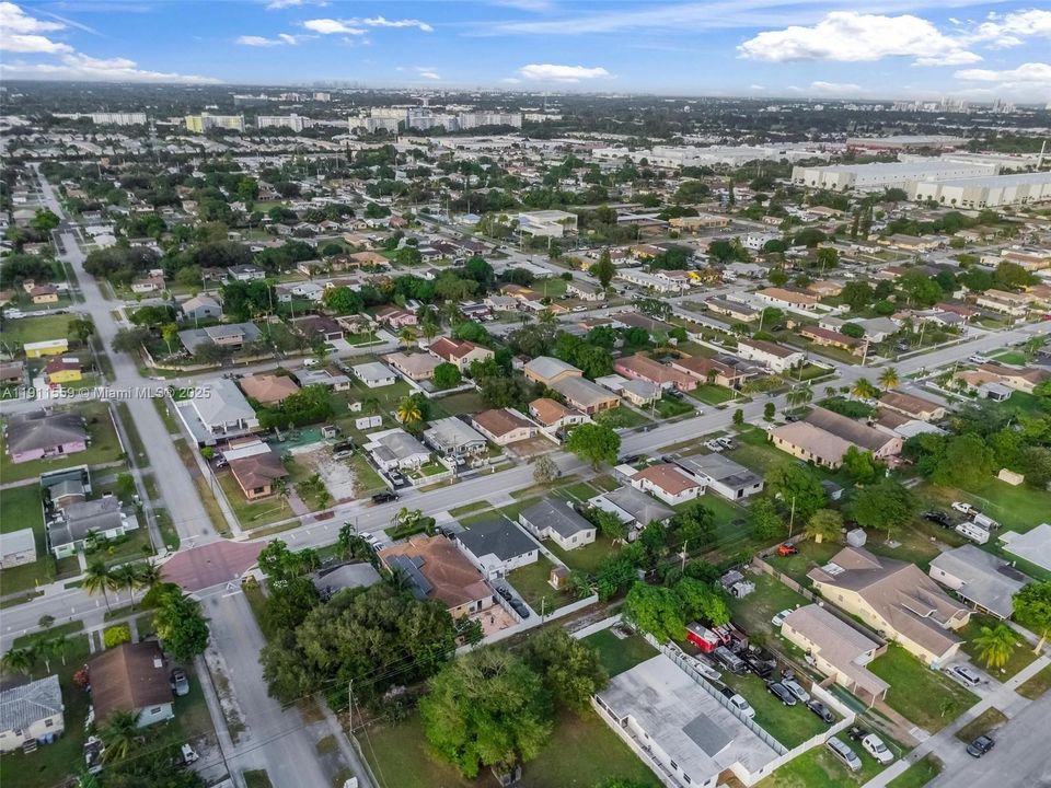 待售: $550,000 (3 贝兹, 2 浴室, 1388 平方英尺)