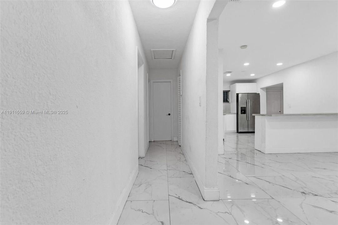 待售: $550,000 (3 贝兹, 2 浴室, 1388 平方英尺)