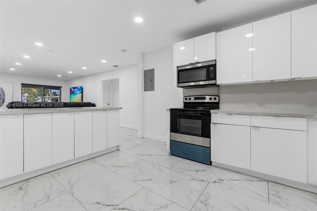 待售: $550,000 (3 贝兹, 2 浴室, 1388 平方英尺)