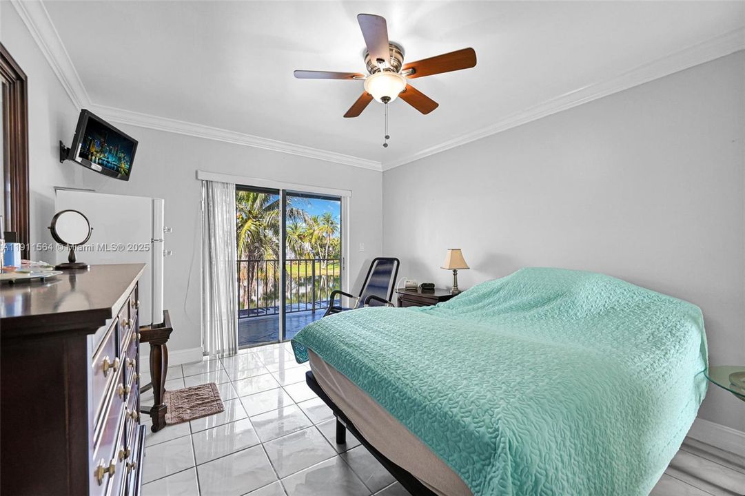 Active With Contract: $325,000 (2 beds, 2 baths, 1385 Square Feet)