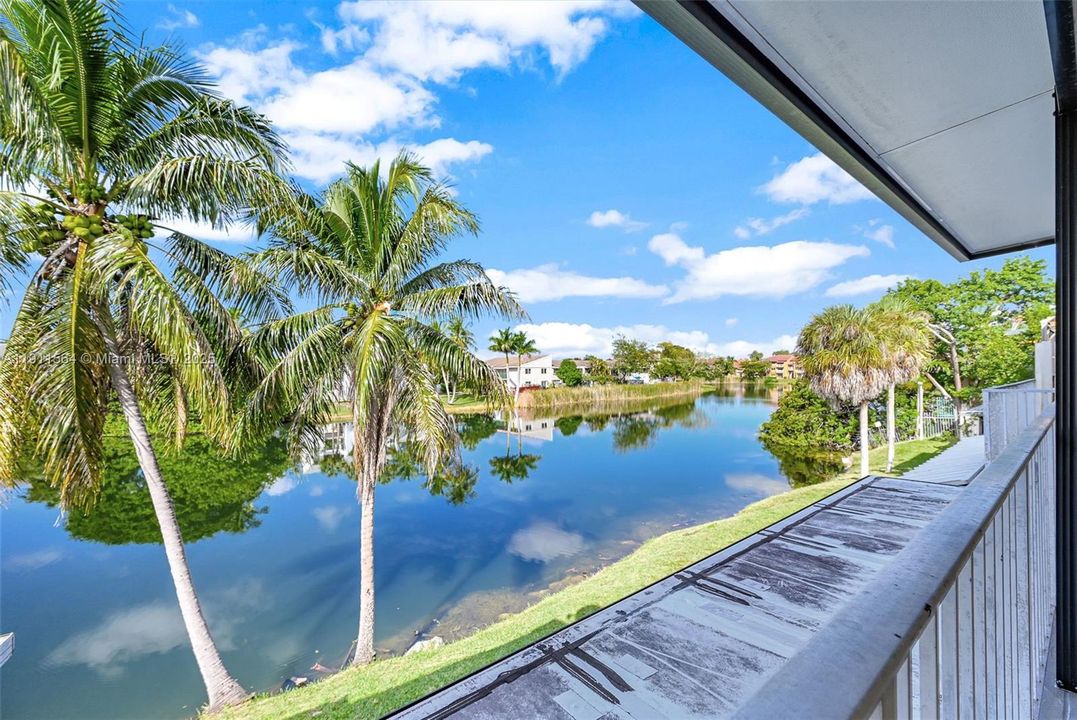 Active With Contract: $325,000 (2 beds, 2 baths, 1385 Square Feet)