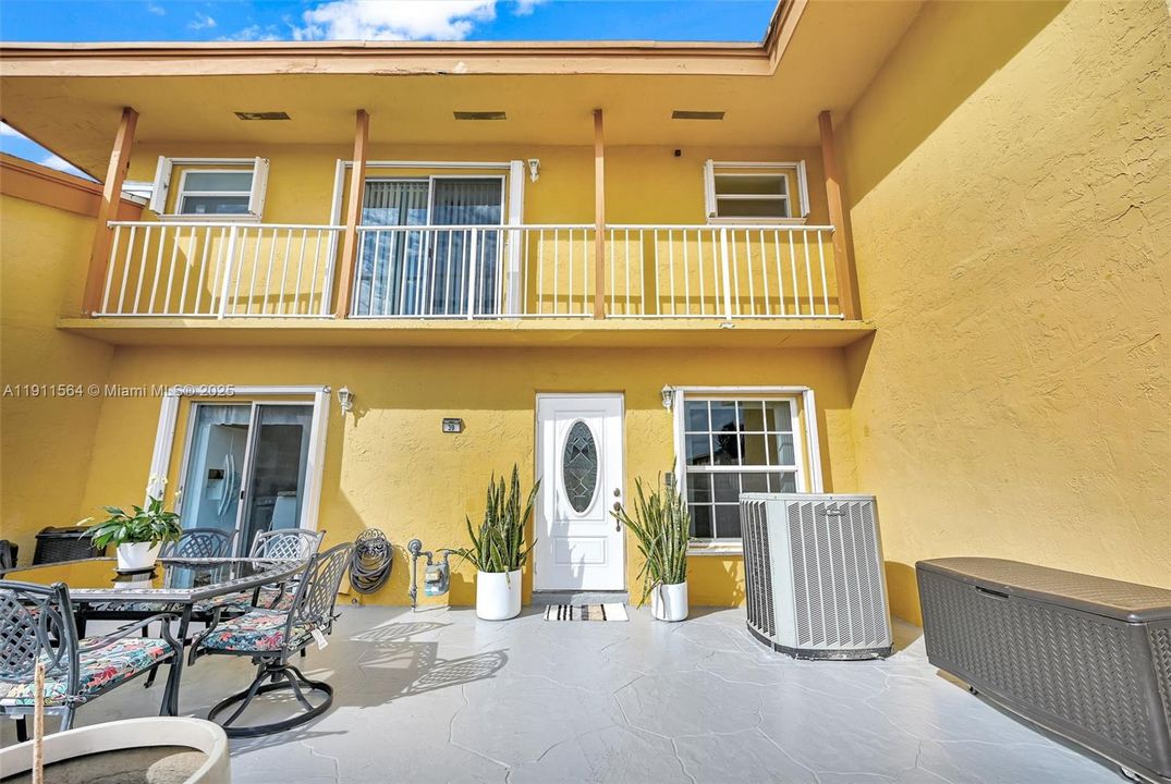 Active With Contract: $325,000 (2 beds, 2 baths, 1385 Square Feet)