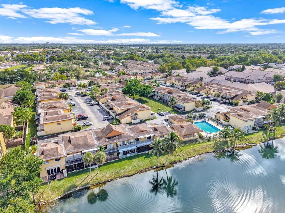 Active With Contract: $325,000 (2 beds, 2 baths, 1385 Square Feet)