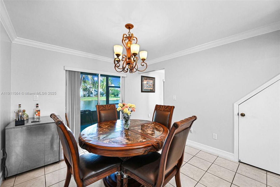 Active With Contract: $325,000 (2 beds, 2 baths, 1385 Square Feet)