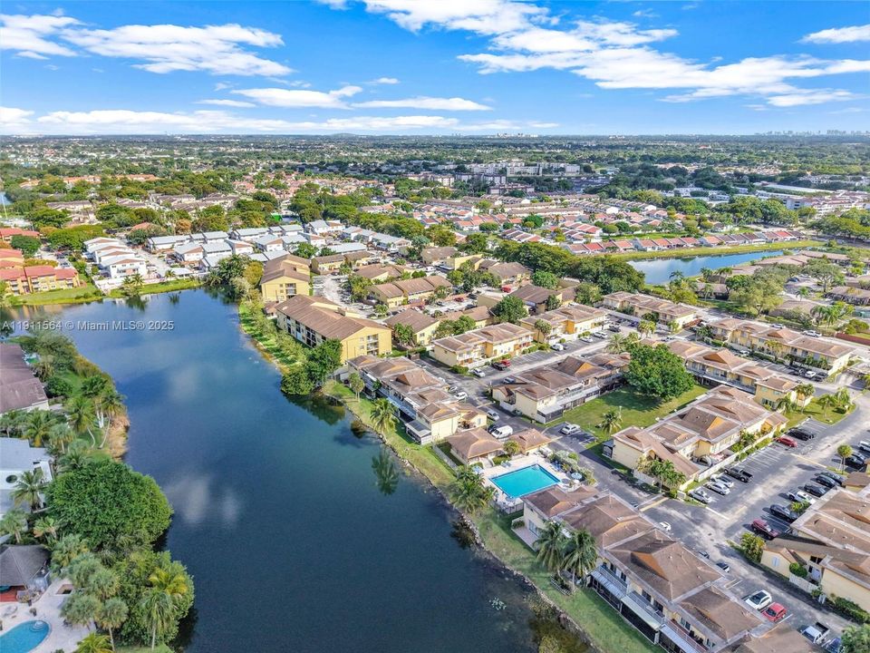 Active With Contract: $325,000 (2 beds, 2 baths, 1385 Square Feet)